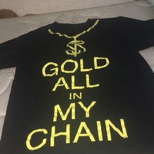 Gold all up in my chain size small men’s black